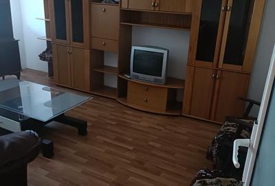 Apartament cu 2 camere decomandat în Obor