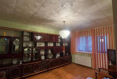 De vanzare Apartament 3 camere, confort 1, in Tarnaveni, cartierul Pacii - 10