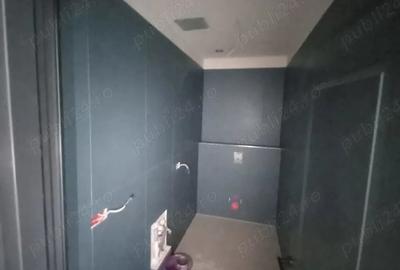 Spațiu comercial, de 105 mp, în Universității - 2