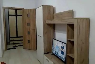 Apartament 2 camere de închiriat - Etaj 3/3 cu lift - Terasă - Pet friendly