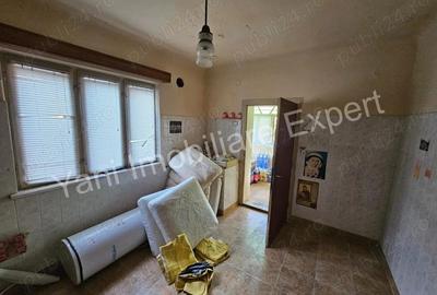 Casă cu 6 camere cu Teren 4050 Mp în Tutana - 3