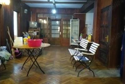 Casă cu 6 camere cu Teren 502 Mp în Central - 9