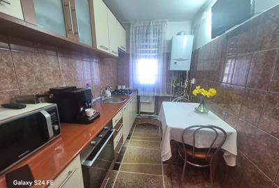 Apartament cu 3 camere decomandat în Dărmănești - 9