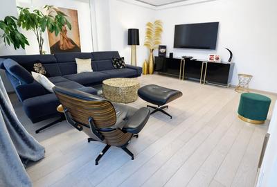 Penthouse cu 4 camere decomandat, mobilat în Tractorul - 2