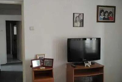 Apartament 3 camere Spitalul Judetean cu balcon spatios Apartament 3 camere Spitalul Judetean cu balcon spatios - 2