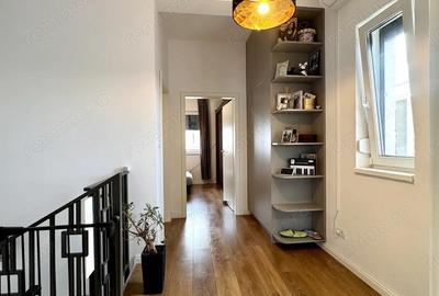 Casă cu 4 camere cu Canalizare în Giroc