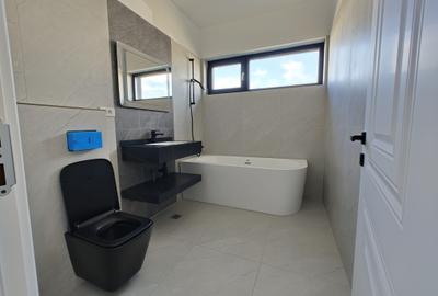 Casă individuală – 3 dormitoare, - 402 mp teren - Aviatorilor - 7