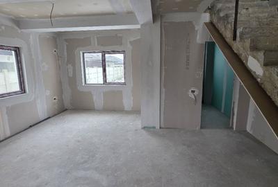 Casă cu 3 camere cu Canalizare în Glina - 3