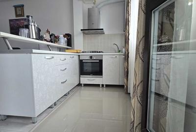 Apartament cu 2 camere decomandat, mobilat în Păcii - 3