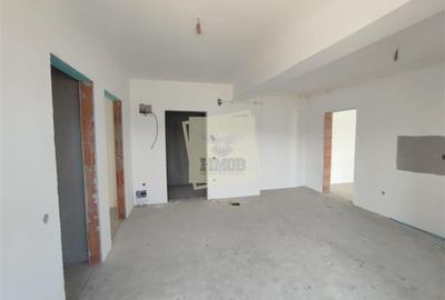 Apartament cu 3 camere decomandat în Exterior Sud - 2