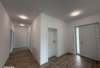 Casă cu 3 camere cu Teren 557 Mp în Cetate - 2
