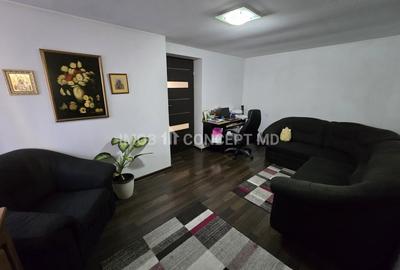 VANZARE CASA 3 CAMERE in zona Democratiei - 2