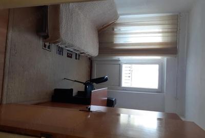 Apartament cu 3 camere semidecomandat în Central - 2