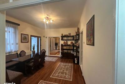 Casă cu 4 camere cu Teren 890 Mp în Central - 12