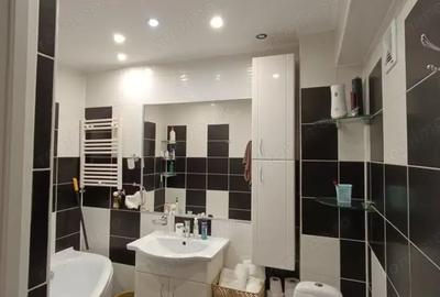 Apartament cu 2 camere decomandat în Triaj - 2