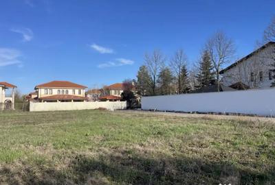 Teren de 2572 mp, în Domnești