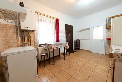 Casa individuala cocheta, 1 dormitor, renovata, Str. Lunga - Central Casa individuala cocheta, 1 dormitor, renovata, Str. Lunga - Central - 6