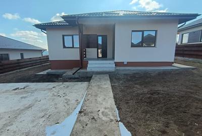 Casă individuală cu 4 camere cu Canalizare în Valea Lupului - 3