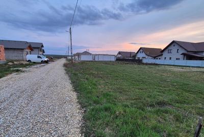 Teren de 600 mp, în Apateu - 1