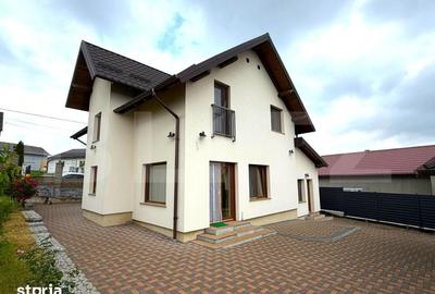 Casă cu 4 camere cu Teren 500 Mp în Ipotești - 1