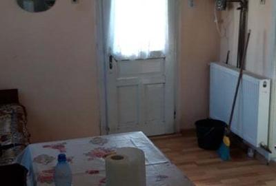 Casă cu 4 camere cu Teren 3400 Mp în Central