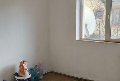 Apartament cu 2 camere semidecomandat în Cezar Petrescu - 2