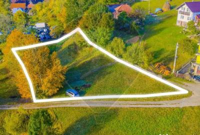 Teren de 1564 mp, în Moieciu - 3