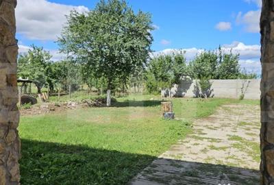 Casă cu 5 camere cu Teren 1000 Mp în Vetiș - 2