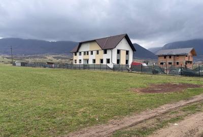 Teren Construcții intravilan de 2396 mp, în Zărnești - 3