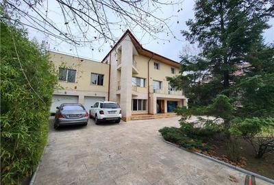 Casă individuală cu 8 camere în Pipera