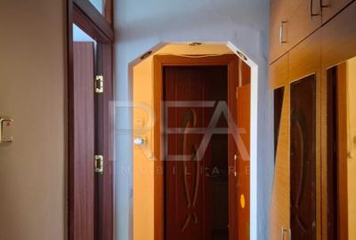 Apartament 3 camere Ozana 66 mp, mobilat, boxa ?i balc - 2