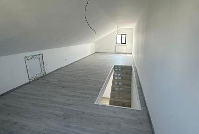 Casă cu 4 camere cu Teren 300 Mp în Central - 3