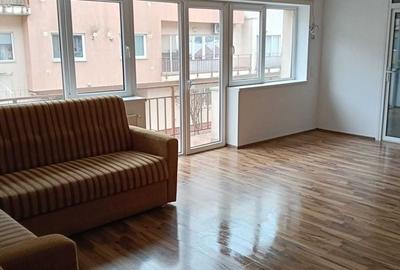 Apartament cu 2 camere semidecomandat, mobilat în Pantelimon