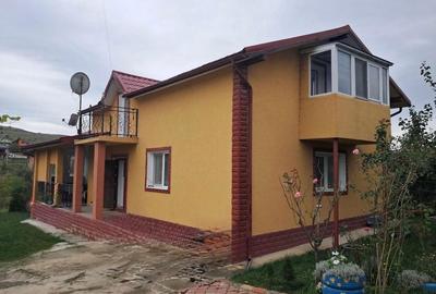 Casă cu 4 camere în Câmpenești - 3
