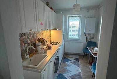 Apartament cu 3 camere semidecomandat, mobilat în Tomis II - 2