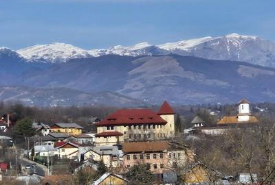 Teren intravilan 3526 mp cu vedere superba catre munte! - 1