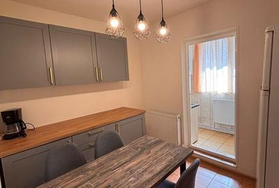 Apartament cu 3 camere decomandat, mobilat în Central - 1