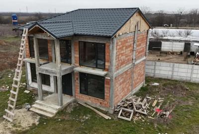 Casă cu 5 camere cu Teren 242 Mp în Ștefăneștii de Jos - 2