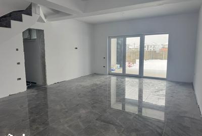 Casă cu 3 camere cu Teren 330 Mp în Central - 1