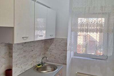 Garsonieră decomandată în Central - 7