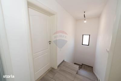 Casă cu 4 camere în Săbăreni - 4
