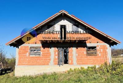 CASA la rosu comuna STEFAN CEL MARE - 4