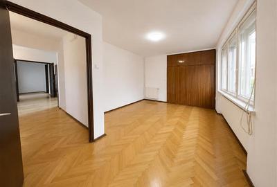 Apartament cu 4 camere decomandat în Central - 6