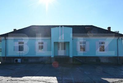 Hale, spatii de depozitare si administrative, teren 6530 mp, - 2