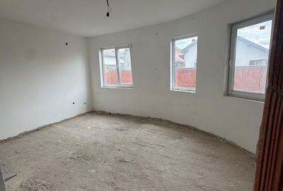 Casă cu 5 camere cu Teren 300 Mp în Sânmartin - 6