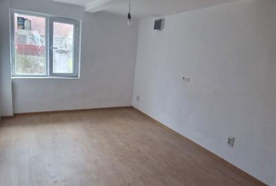 Casă cu 3 camere în Cerișor - 2