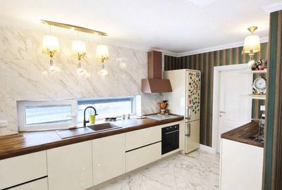 Apartament cu 3 camere decomandat în Bună Ziua