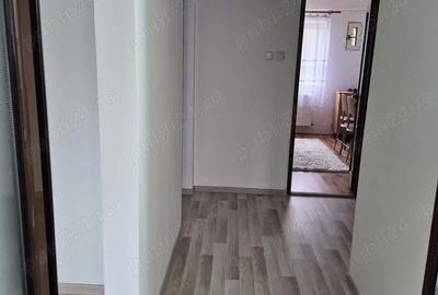 Apartament cu 3 camere decomandat în Între Lacuri - 8