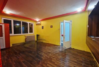 Apartament cu 2 camere semidecomandat în Teiul Doamnei