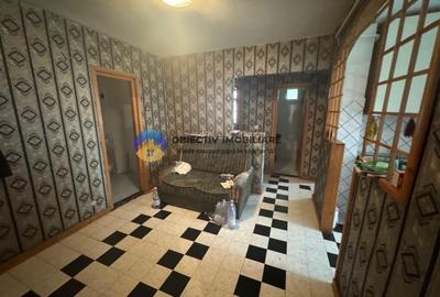 Apartament cu 3 camere decomandat în Precista